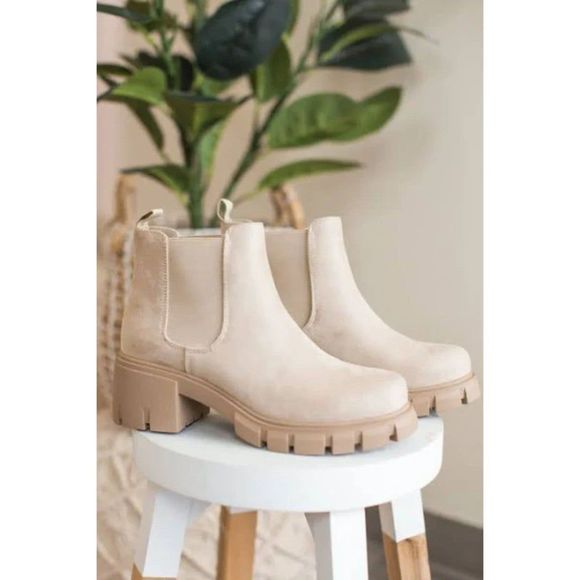 $75 NEW Soda Pioneer WHEAT Chunky Heel Bootie Boots Size 8 - Picture 2 of 8